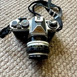 Nikon FE 4031858 .. Great for Father’s Day!!